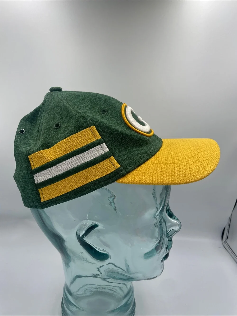 Green & Gold Youth Cap with Team Logo. NFL. New Era Cap Co. Packers. Preowned.